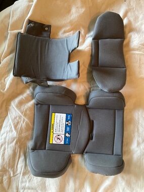 Nuna RAVA carseat newborn insert new never used